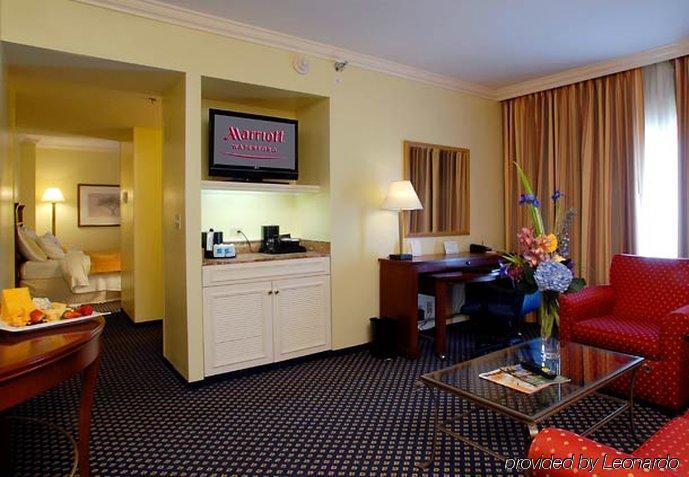 Renaissance Waterford Oklahoma City Hotel Exterior photo